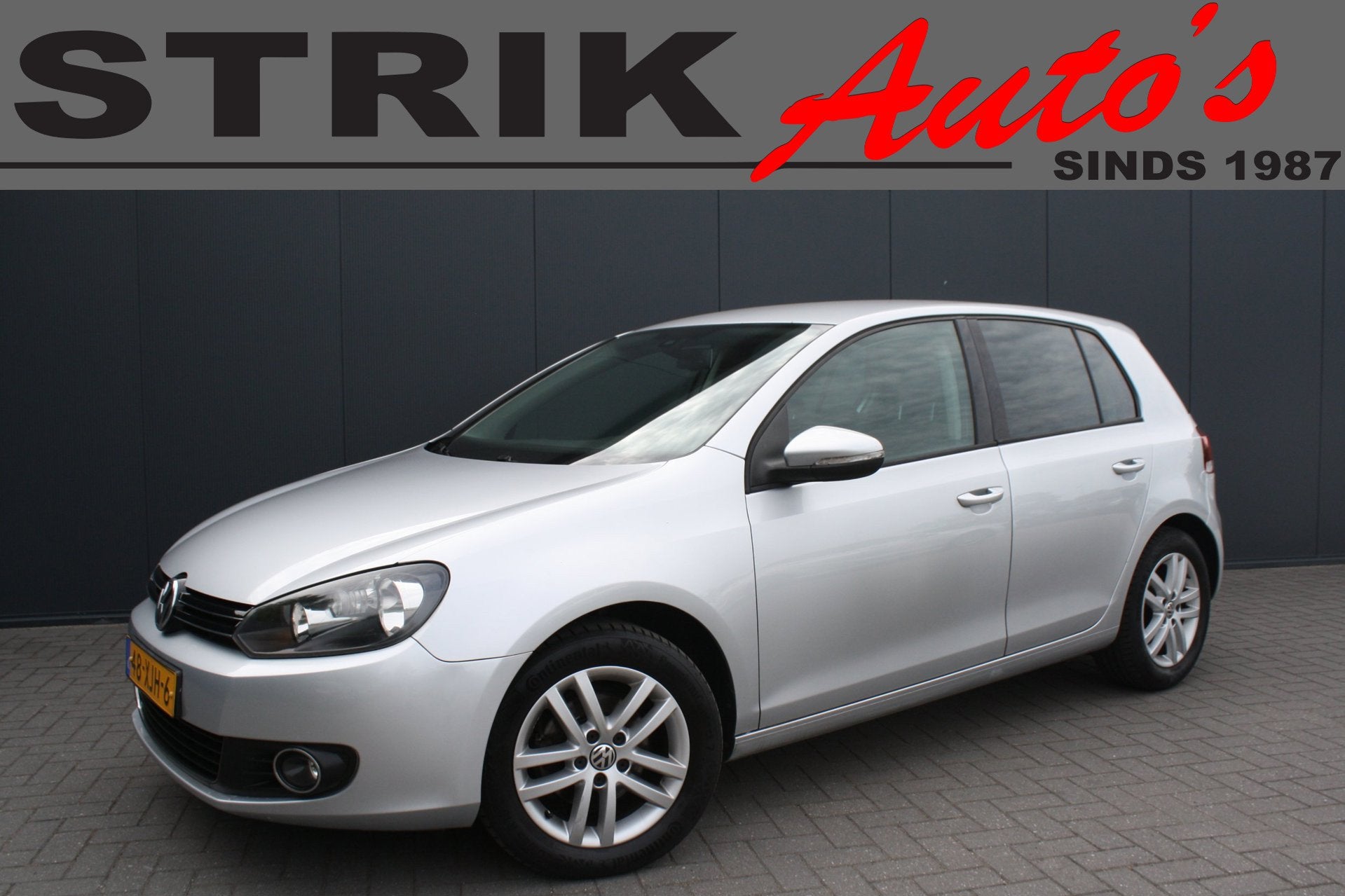 Volkswagen Golf 1.6 TDI Highline BlueMotion - NAVIGATIE - CL, Voorwielaandrijving, Euro 5, Zwart, 4 cilinders