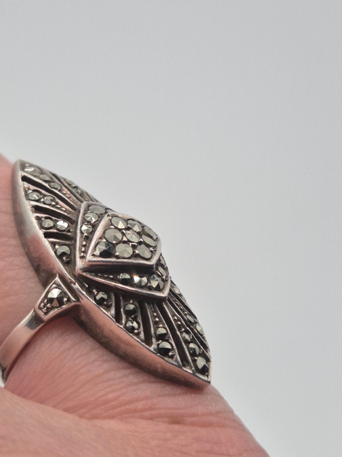 Prachtige Art Deco stijl ring met markasietjes - maat 17, Gebruikt, Verzenden, 17 tot 18, Met edelsteen