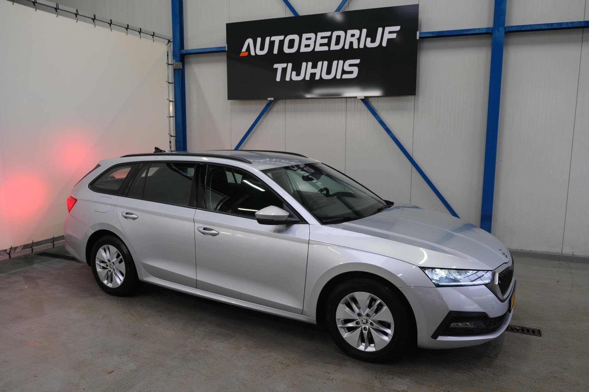 Skoda Octavia Combi 1.0 e-TSI Ambition - N.A.P. Airco, Navi,, Gebruikt, 23 km/l, Origineel Nederlands, Verwarmde buitenspiegels