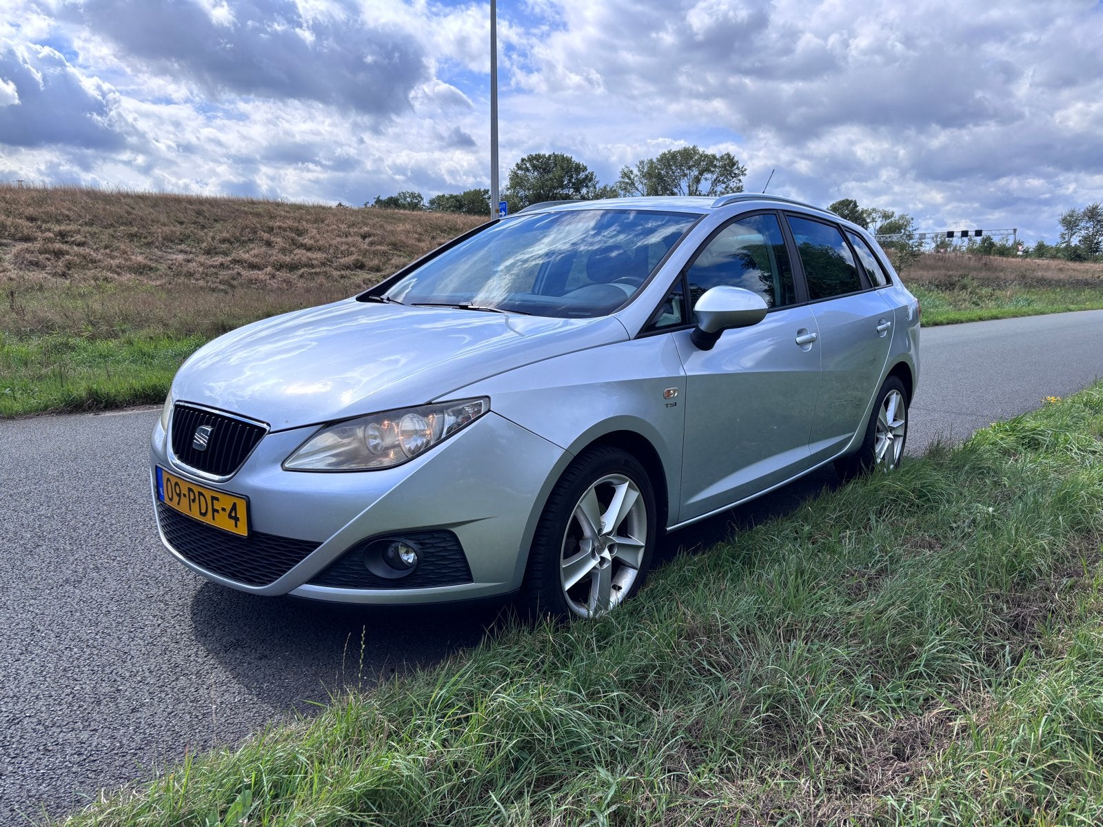 SEAT Ibiza ST 1.2 TSI 105 pk | APK 08-2027 | Trekhaak, Voorwielaandrijving, 40 €/maand, 4 cilinders, Ibiza
