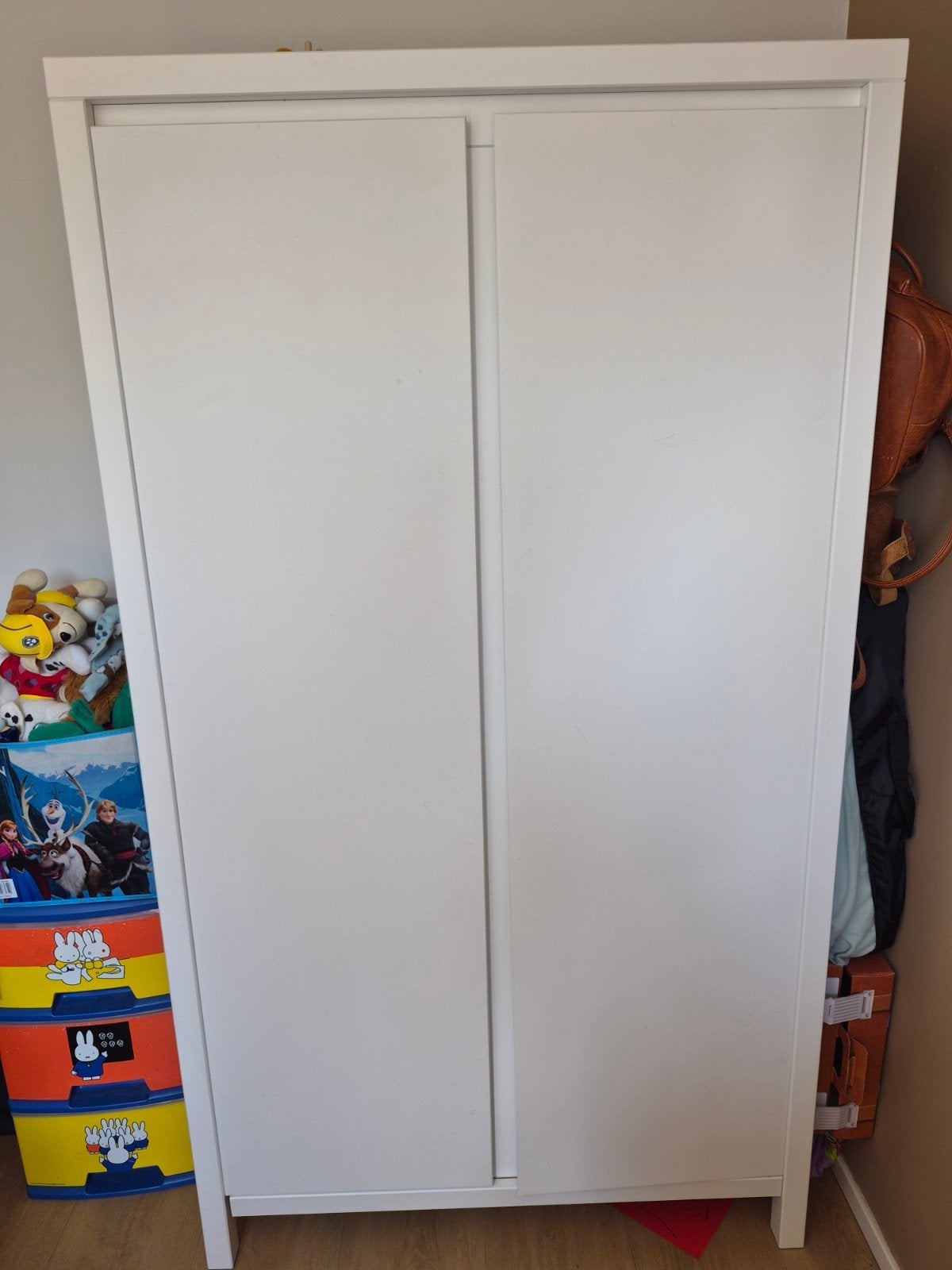 witte kleding kast samen met witte commode, Ophalen, Gebruikt, 50 tot 70 cm, 105 cm of meer