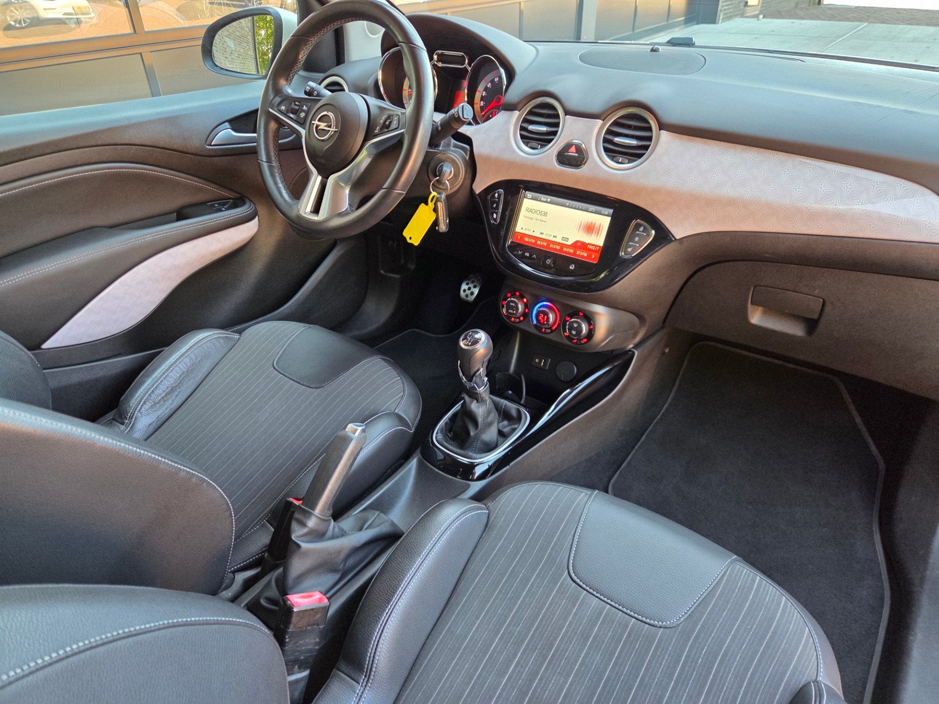 Opel ADAM 1.4 Glam | Met Sterrenhemel! |, Voorwielaandrijving, Euro 5, ADAM, 1398 cc