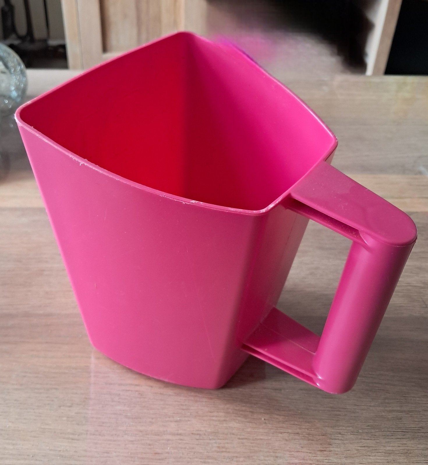 Roze voerschep 2L

Bieden, Ophalen of Verzenden