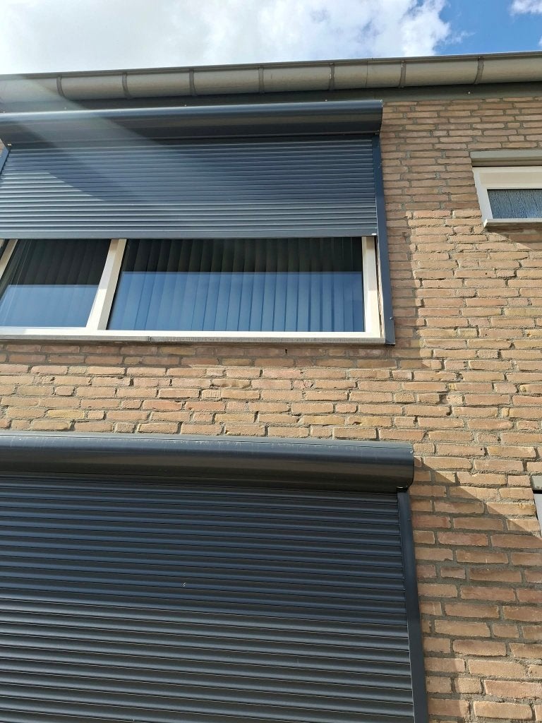 Rolluiken, Ophalen, Bruin, 200 cm of meer, Zo goed als nieuw