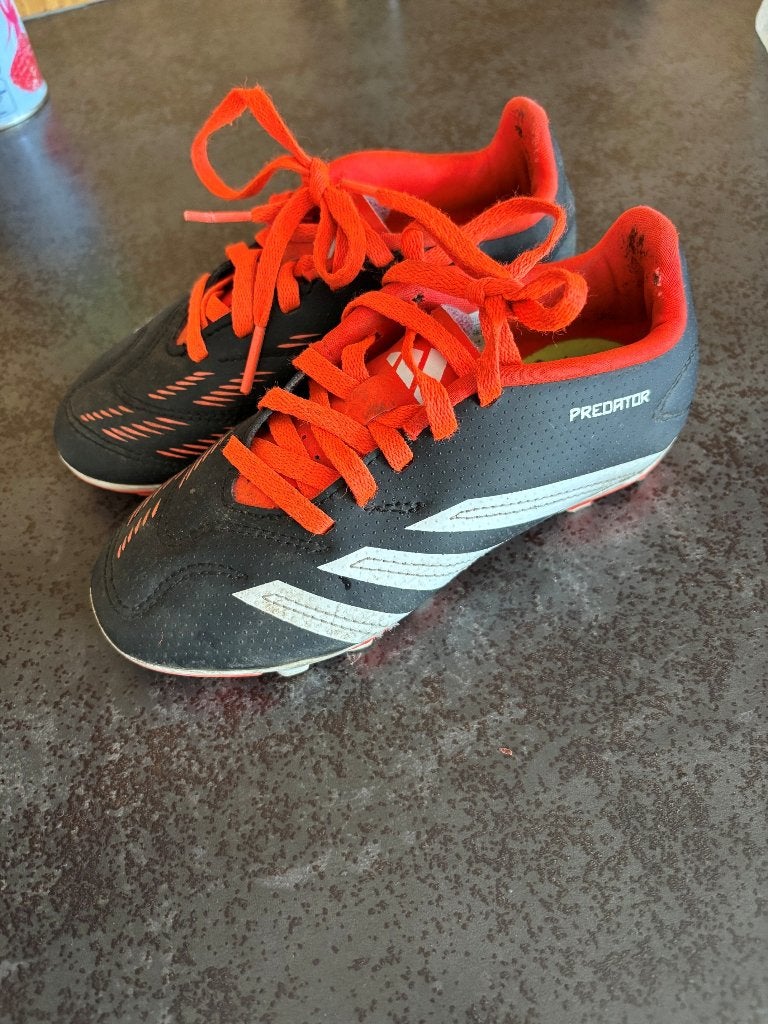 Adidas voetbalschoenen maat 30, Sport en Fitness, Ophalen, Maat XS of kleiner, Schoenen, Zo goed als nieuw