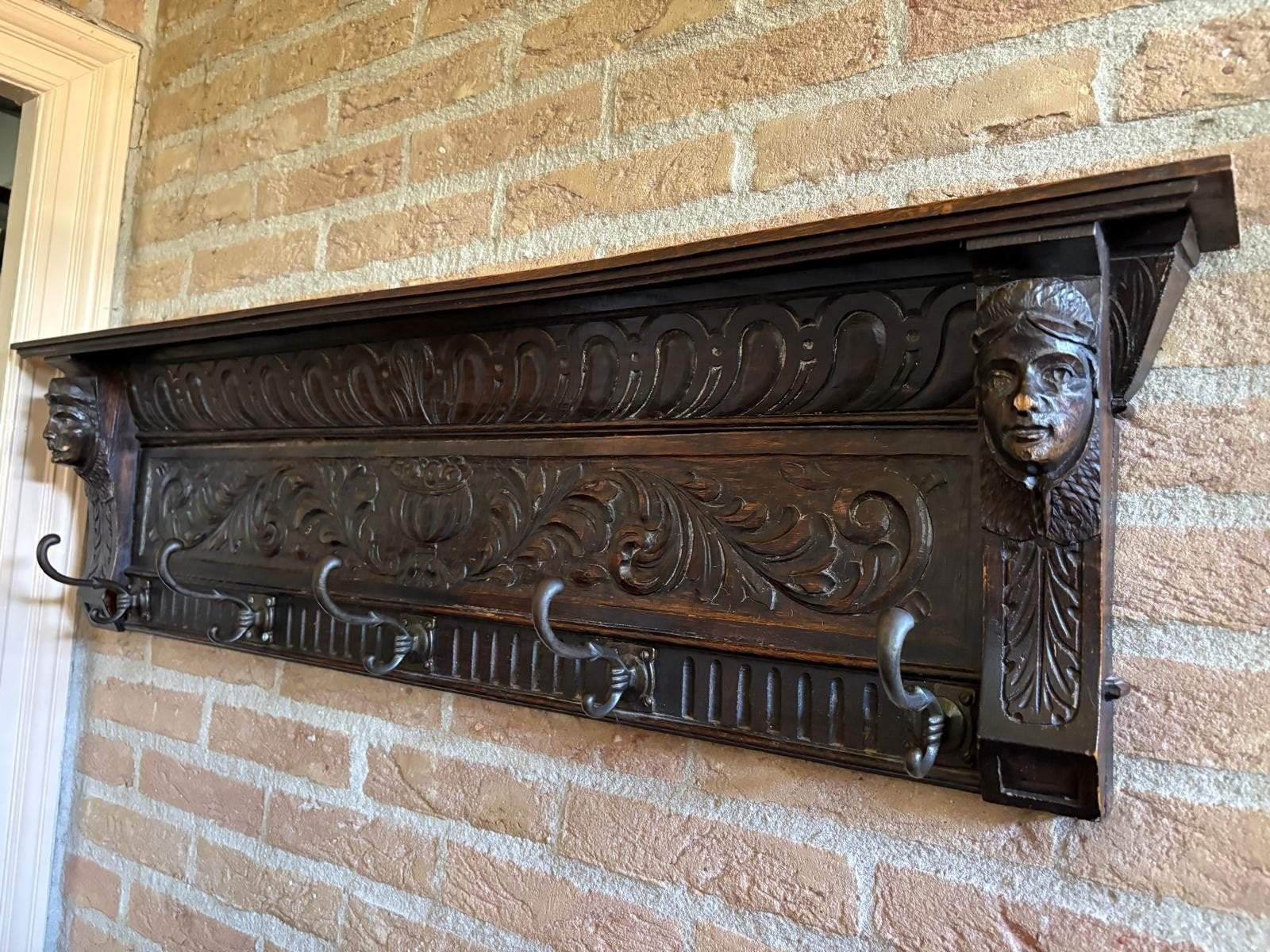 Antieke houten wandkapstok met sierlijk houtsnijwerk, Ophalen, Gebruikt, Hout, Wandkapstok