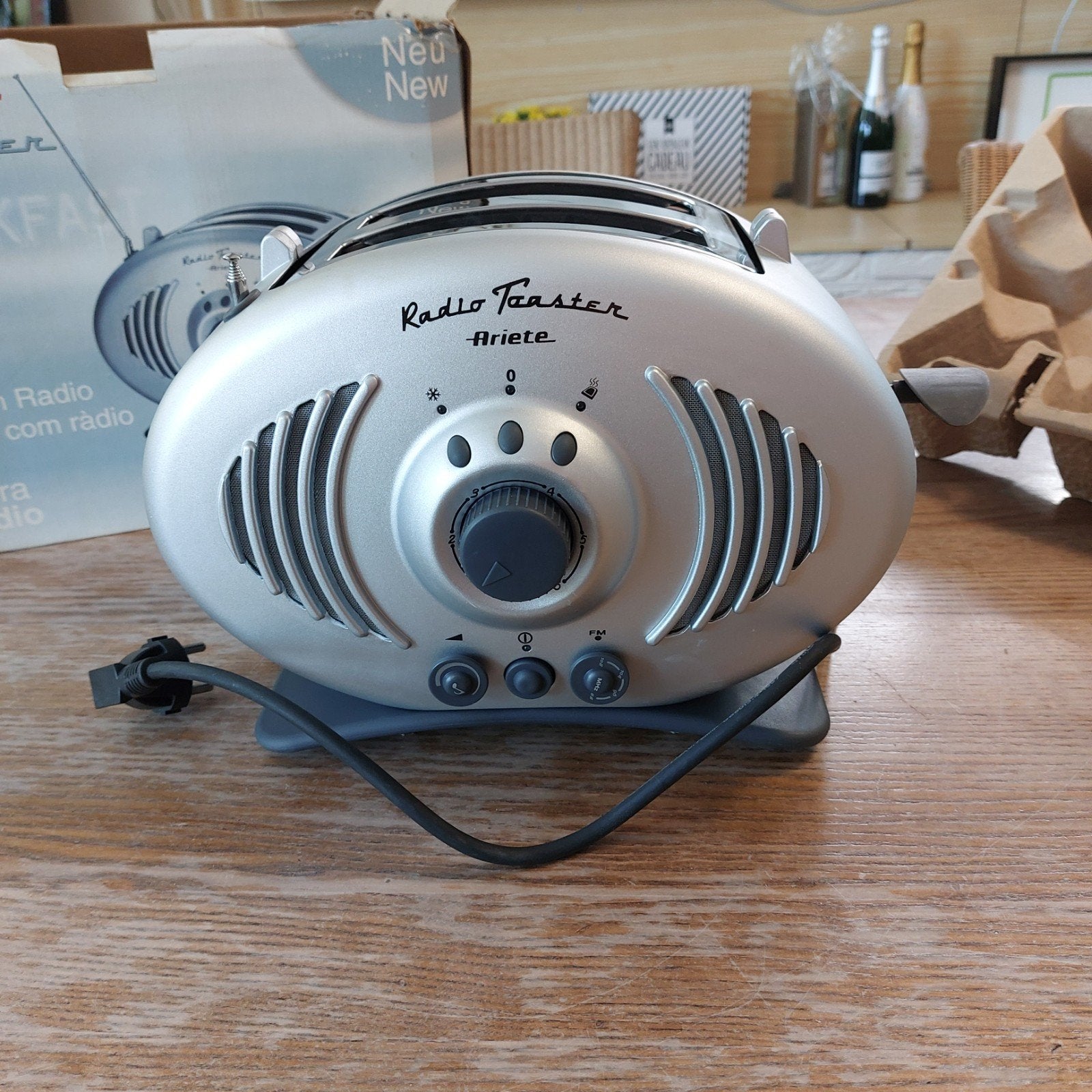 Ariete Radio Toaster - Broodrooster met Geïntegreerde Radio, Witgoed en Apparatuur, Broodroosters, Ophalen of Verzenden, Zo goed als nieuw