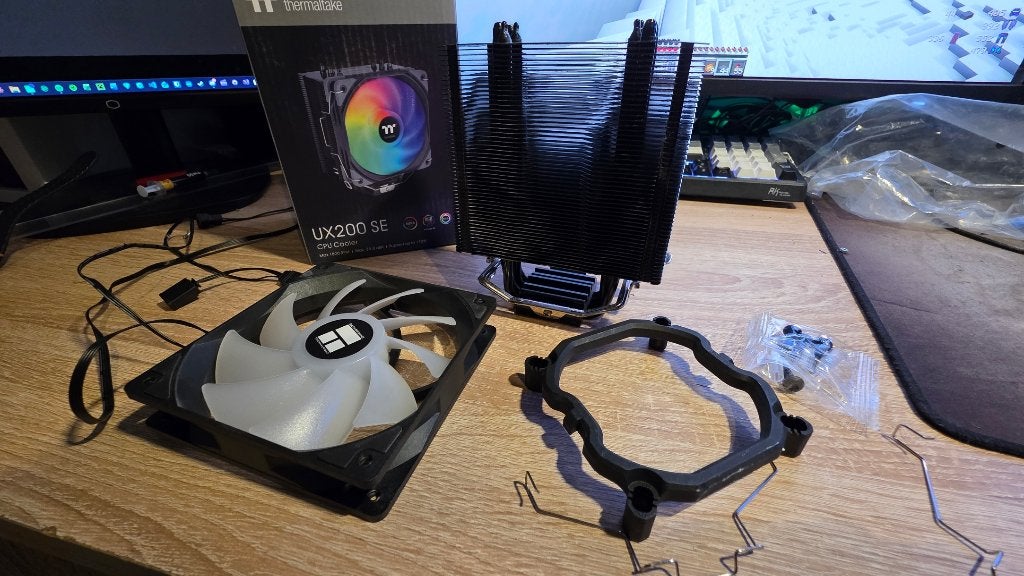 CPU Koeler - ARGB - Thermaltake UX200SE, Ophalen of Verzenden, Zo goed als nieuw, Luchtkoeling