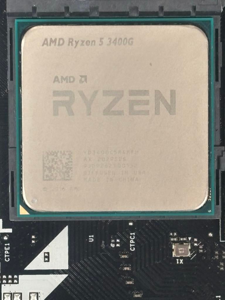 AMD Ryzen 5 3400G Processor met Wraith Spire Koeler, Computers en Software, Processors, Ophalen of Verzenden, Zo goed als nieuw