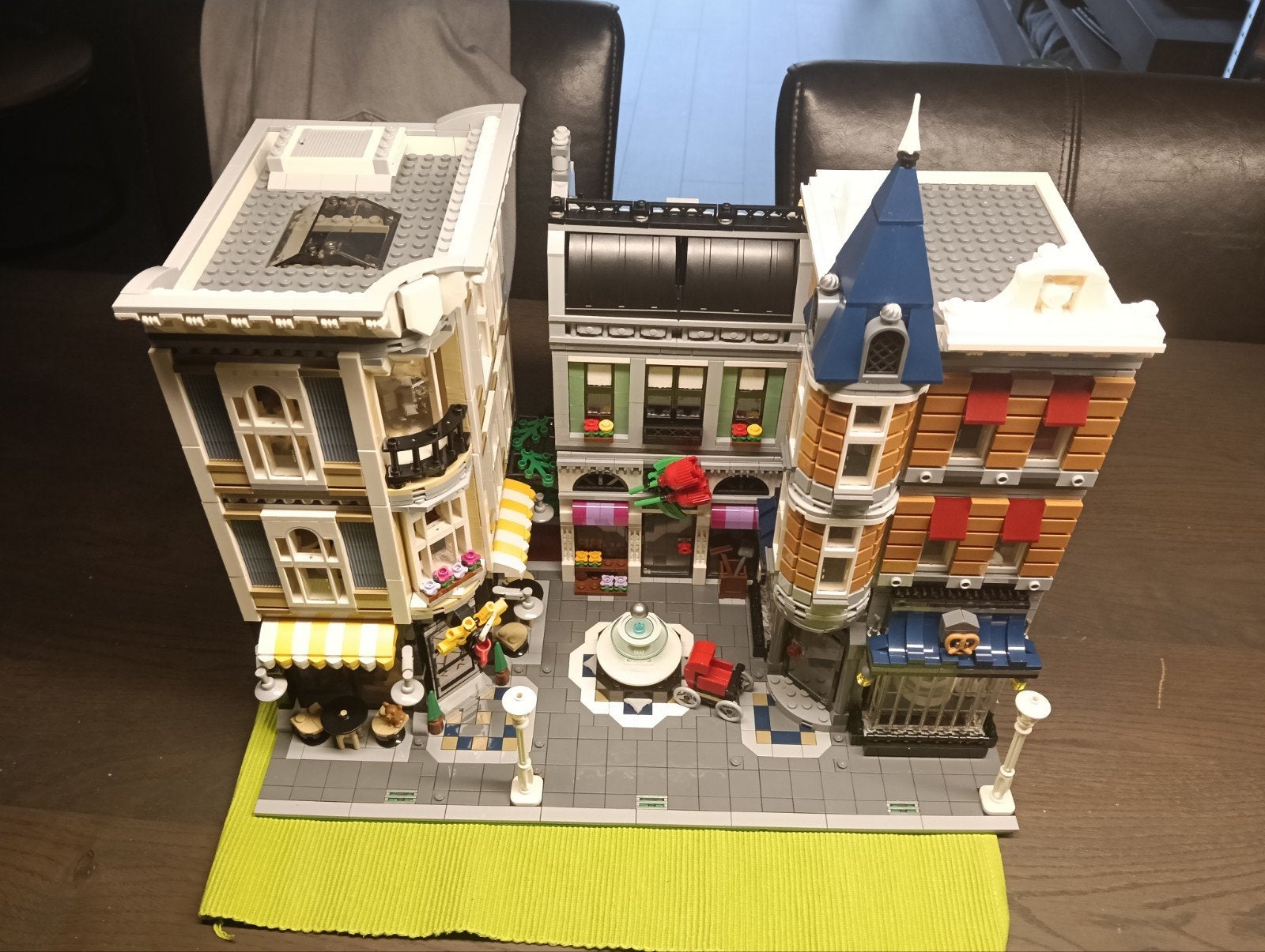 LEGO Creator Expert 10255 Montageplein, Lego, Ophalen of Verzenden, Zo goed als nieuw, Compleet