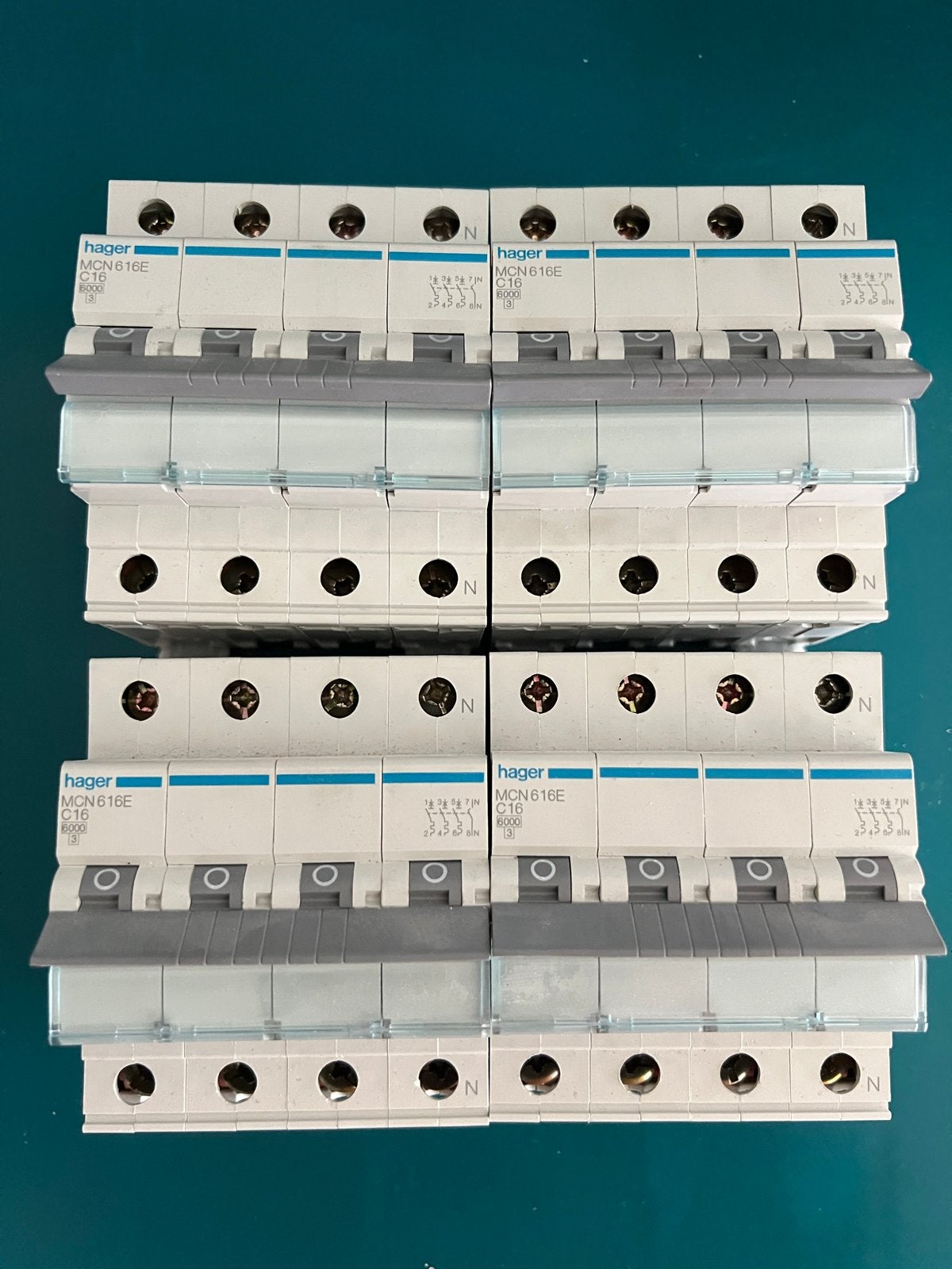 4 stuks Hager C16 installatieautomaten MCN616E, Ophalen of Verzenden, Gebruikt, Hager, Installatieautomaat