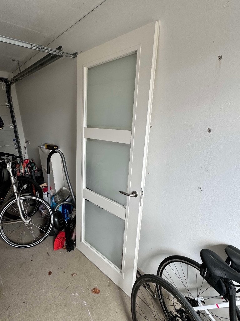 Mooie zware witte kwaliteitsdeur (opdekdeur) met mat glas, Ophalen, Gebruikt, 80 tot 100 cm, 215 cm of meer