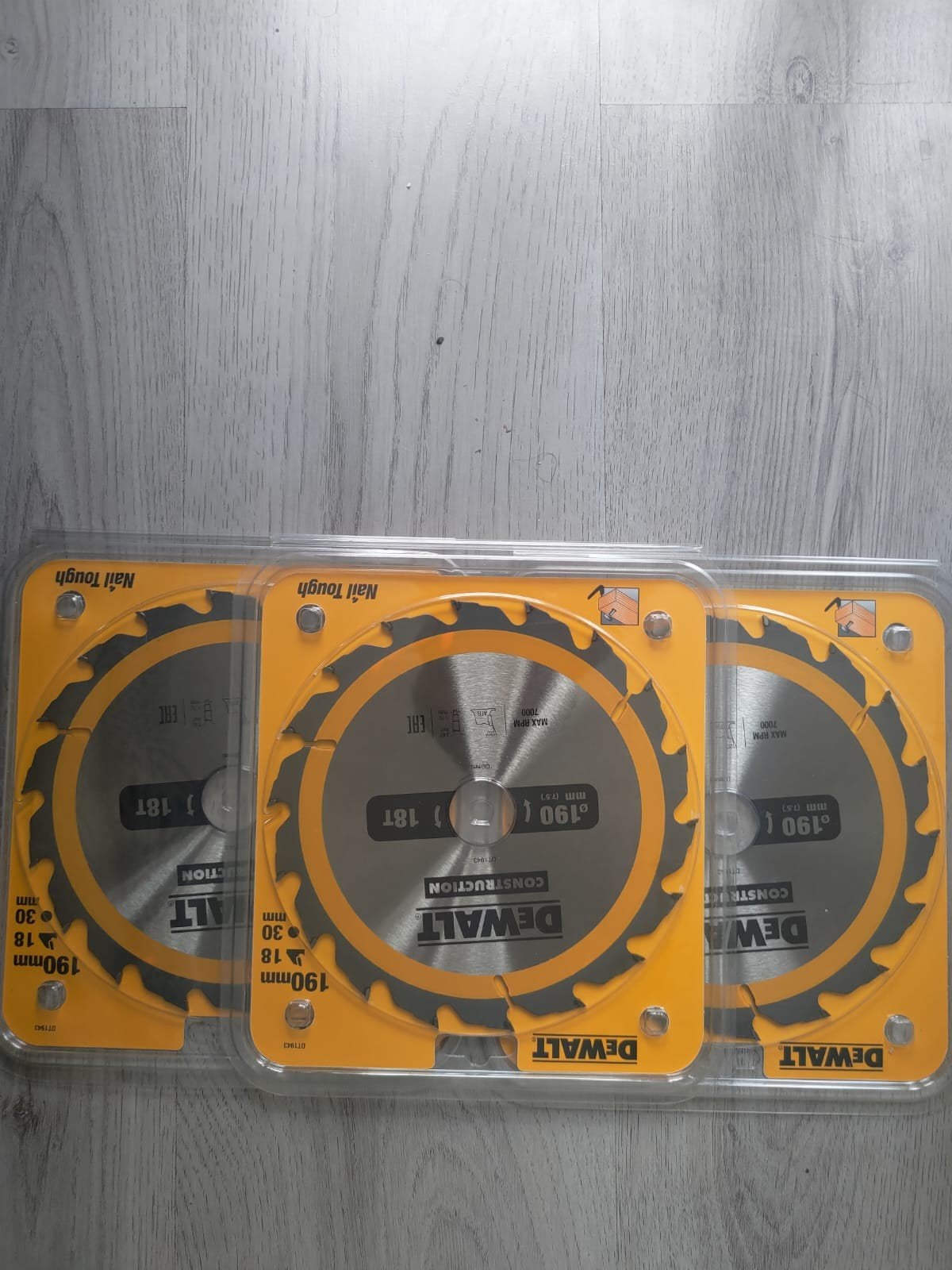 DEWALT Cirkelzaagbladen 190mm - Nail Tough (3 stuks), Cirkelzaag, Nieuw, Ophalen of Verzenden, 70 mm of meer