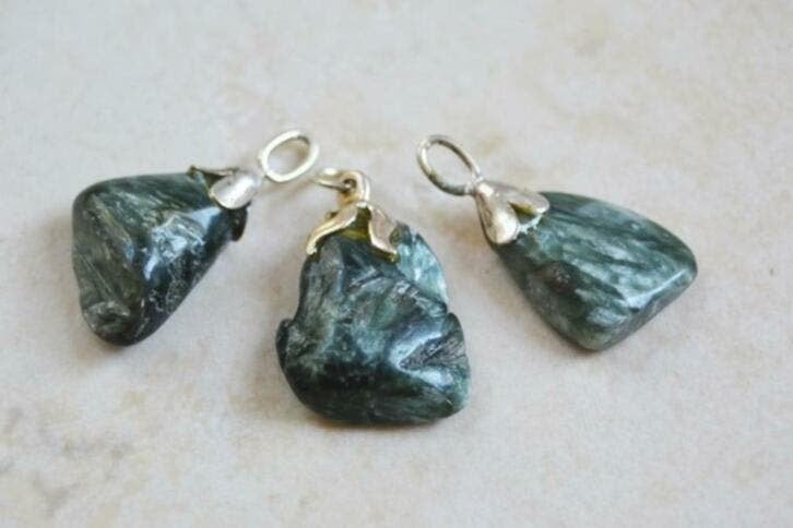 Serafiniet hangers (04b), Ophalen of Verzenden, Mineraal