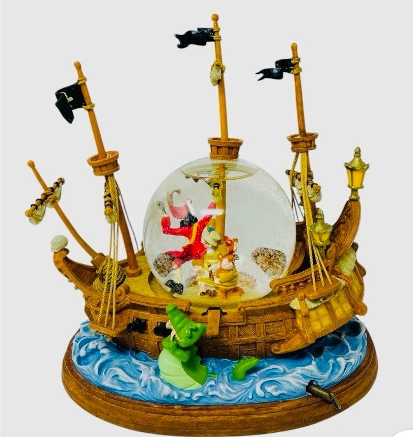 Disney Peter Pan Sneeuwbol met Kapitein Haak en Krokodil, Ophalen