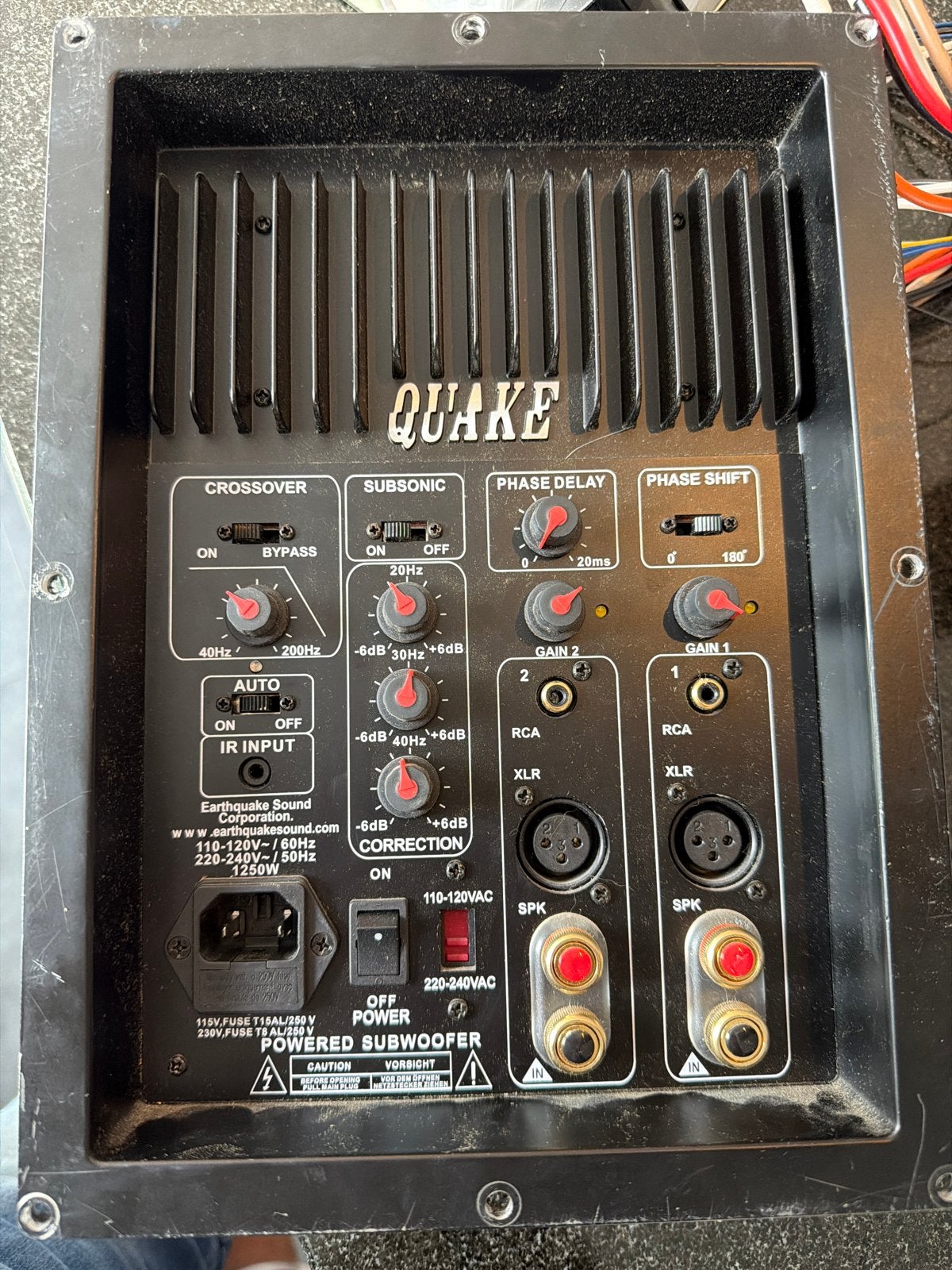 Quake Subwoofer Plaatversterker - Krachtige Audio, Overige merken, Overige systemen, Ophalen of Verzenden, Niet werkend
