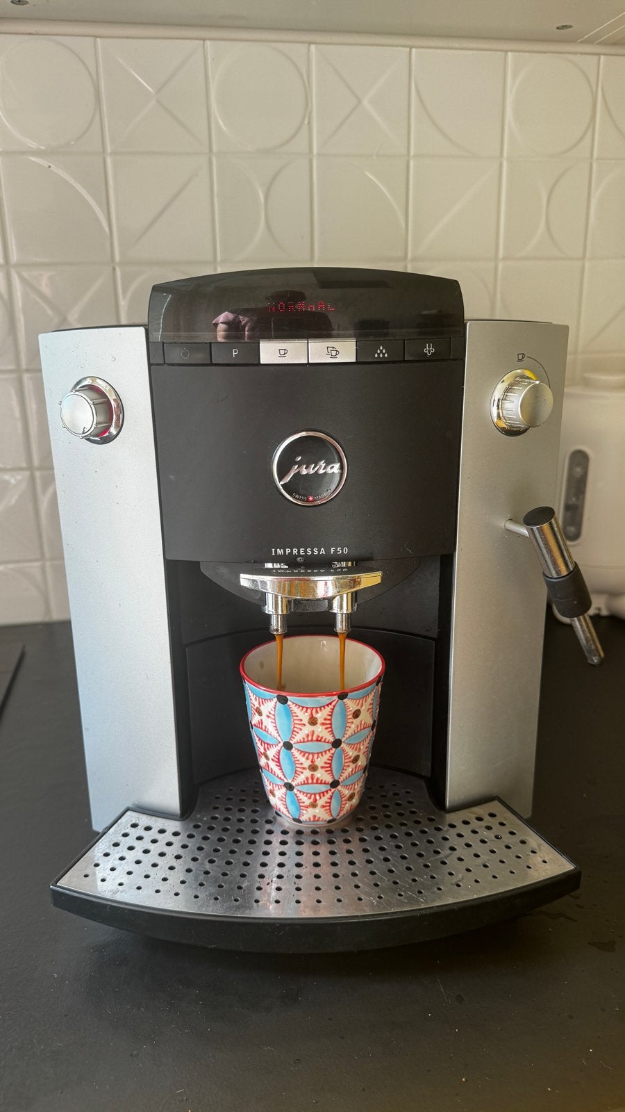 Jura Impressa F50, Witgoed en Apparatuur, Koffiezetapparaten, Ophalen, Gebruikt, Koffiemachine, Koffiebonen