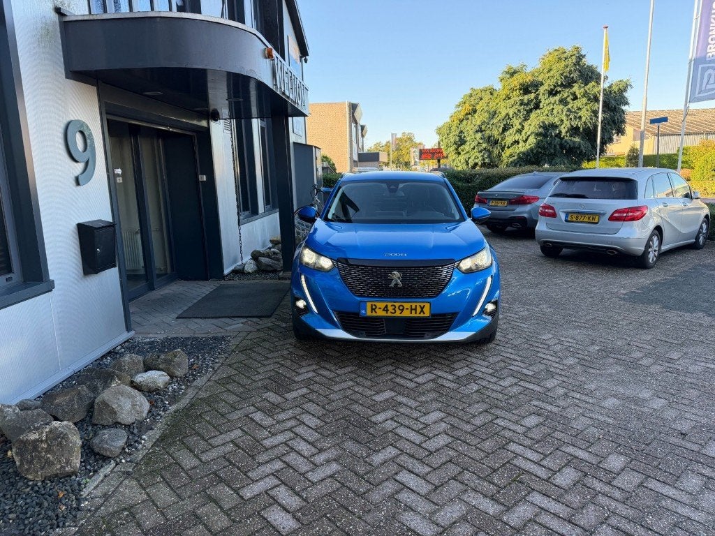 Peugeot 2008 1.2 PureTech Allure, Navi, Leder, Climatcntrl,, 101 pk, Gebruikt, Euro 6, 1199 cc