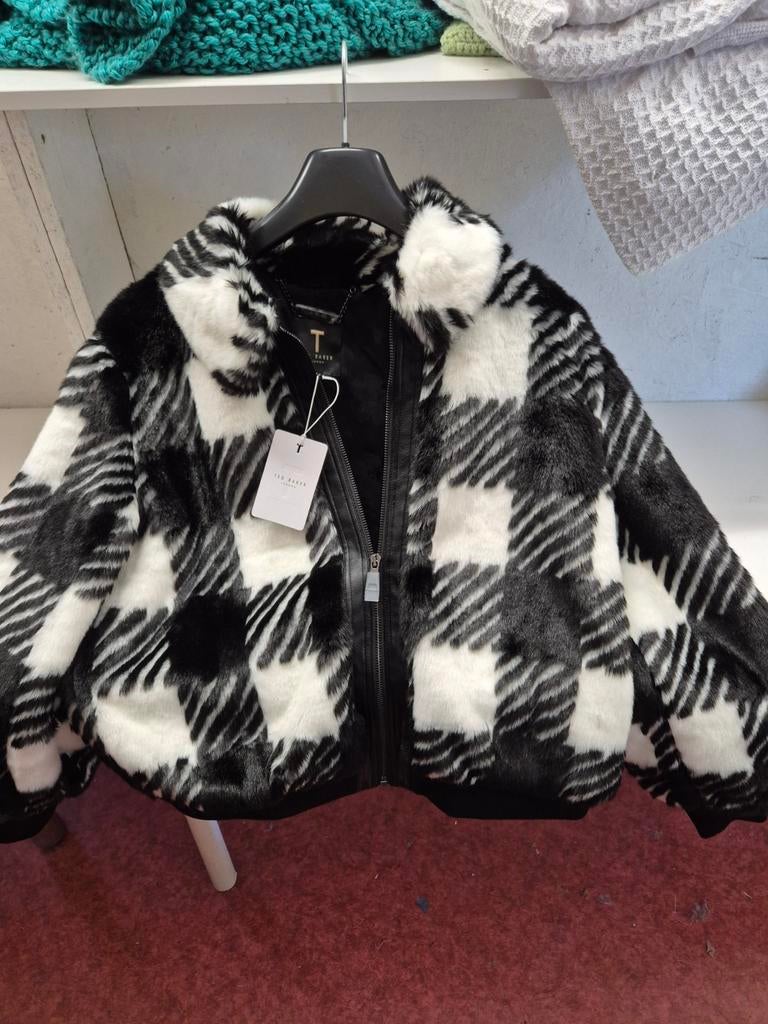 Ted Baker Zwart-wit Geruite Faux Fur Jas, Zwart, Zo goed als nieuw, Ted Baker, Ophalen
