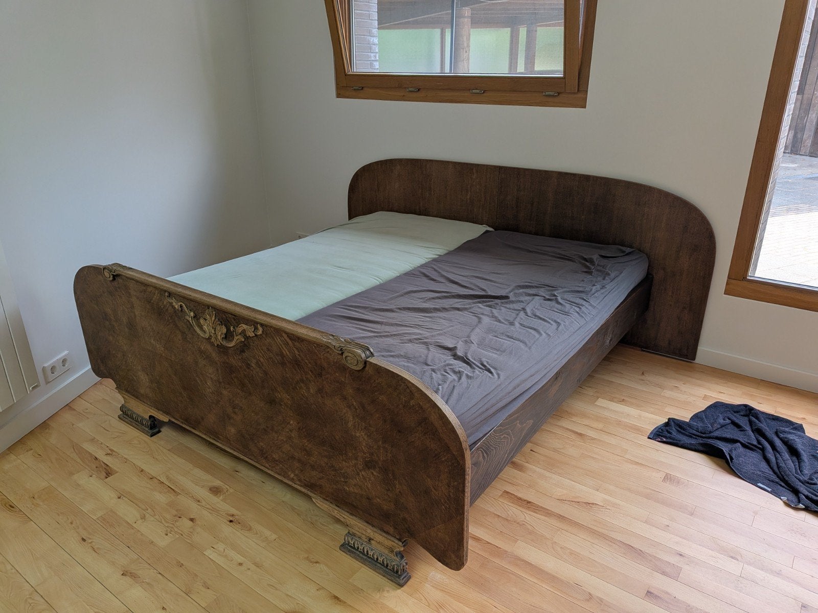 Antiek houten bed, 180x200 cm slaapmaat, 260 cm breed, Ophalen