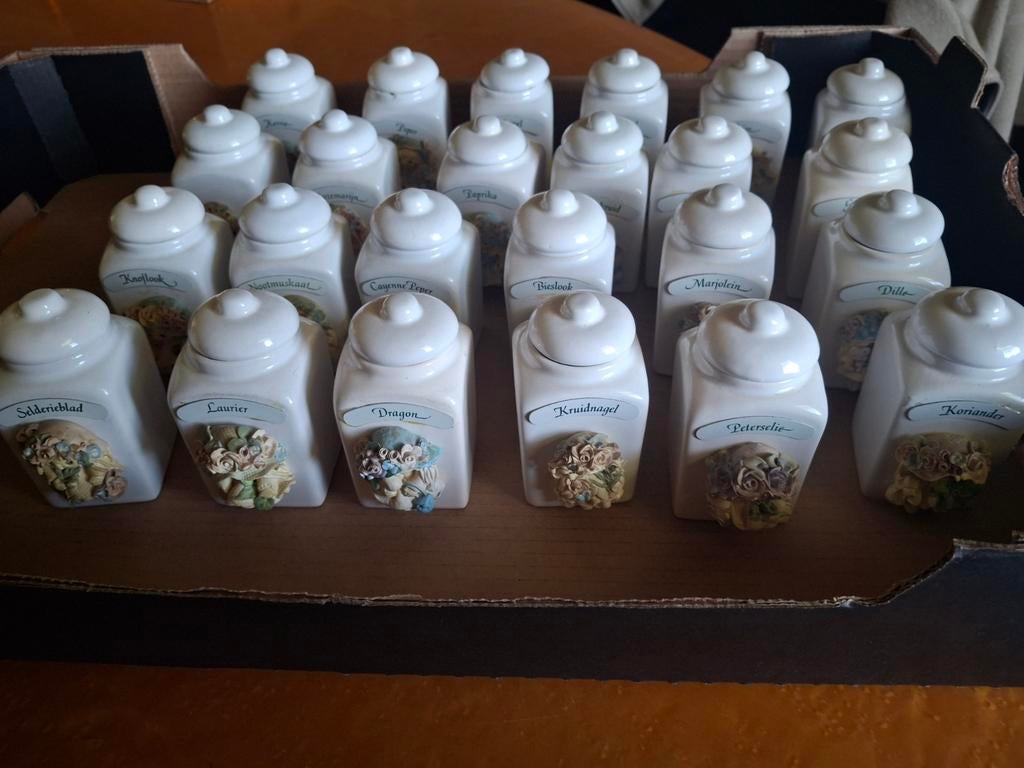 24 goldina kruiden potjes met boekje., Ophalen