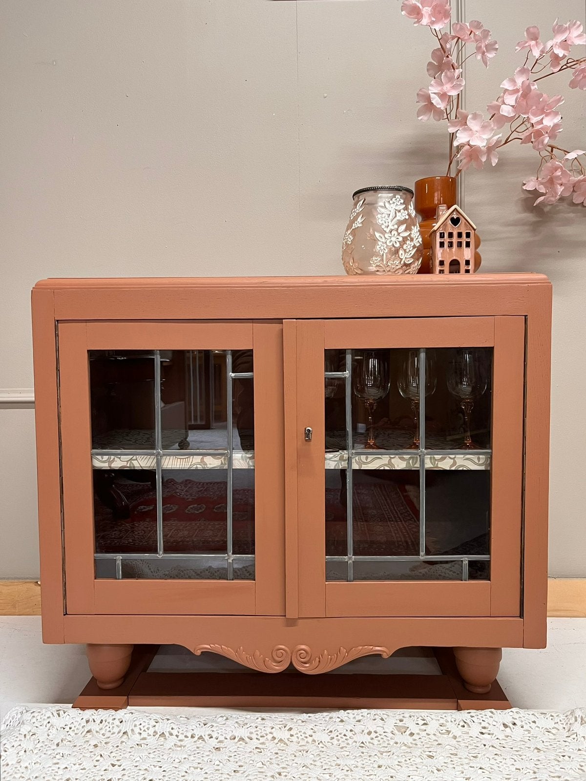 Theekastje vitrinekastje gepimpt terracotta kleir, Huis en Inrichting, Kasten | Vitrinekasten, Minder dan 100 cm, 25 tot 50 cm
