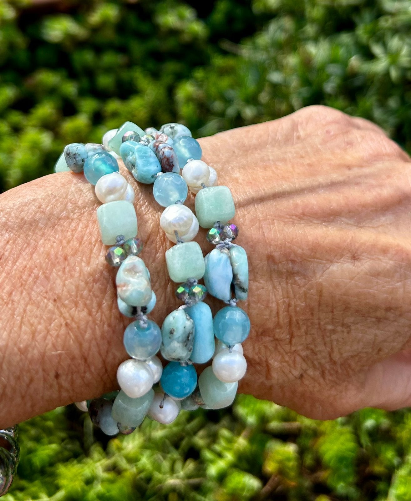 Prachtige handgeknoopte armband, Sieraden, Tassen en Uiterlijk, Ophalen of Verzenden, Zo goed als nieuw, Blauw, Overige materialen
