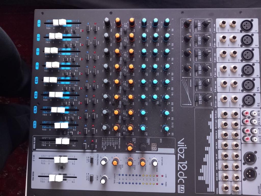 LD Systems Vibz 12 DC LD Mengpaneel & Stinger MON10AG2 Monit, Ophalen of Verzenden, Gebruikt, 10 tot 20 kanalen, Microfooningang