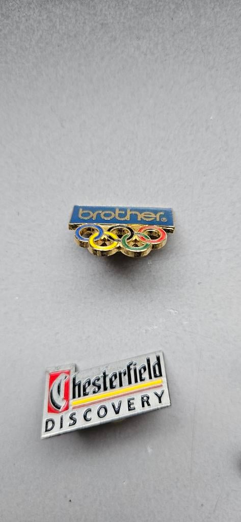 Vintage pins van diverse oude merken, Verzamelen, Ophalen of Verzenden, Gebruikt, Merk, Speldje of Pin