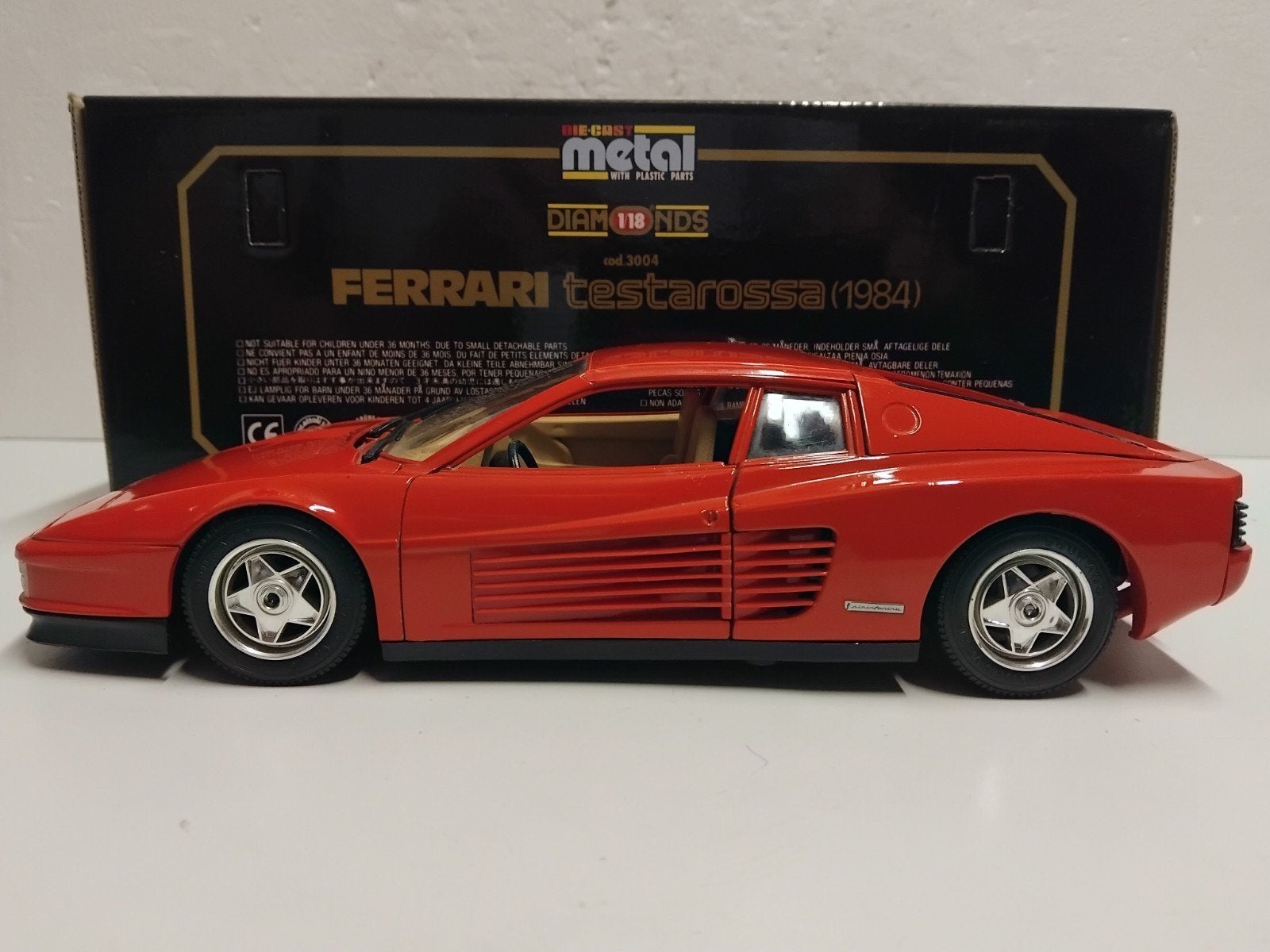 Ferrari Testarossa rood 1984 Bburago metal 1:18 KRD, Ophalen of Verzenden, Zo goed als nieuw, Auto, Overige merken