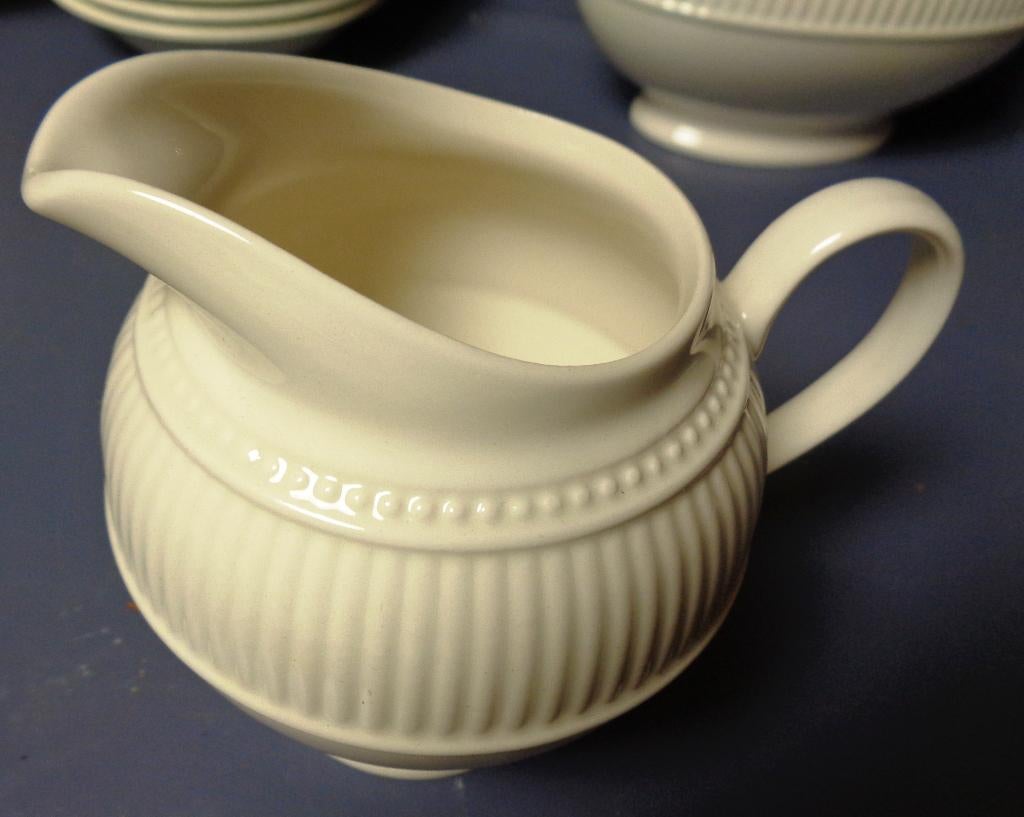 melkkannetje, Wedgwood, Keramiek, Overige typen, Ophalen of Verzenden, Zo goed als nieuw