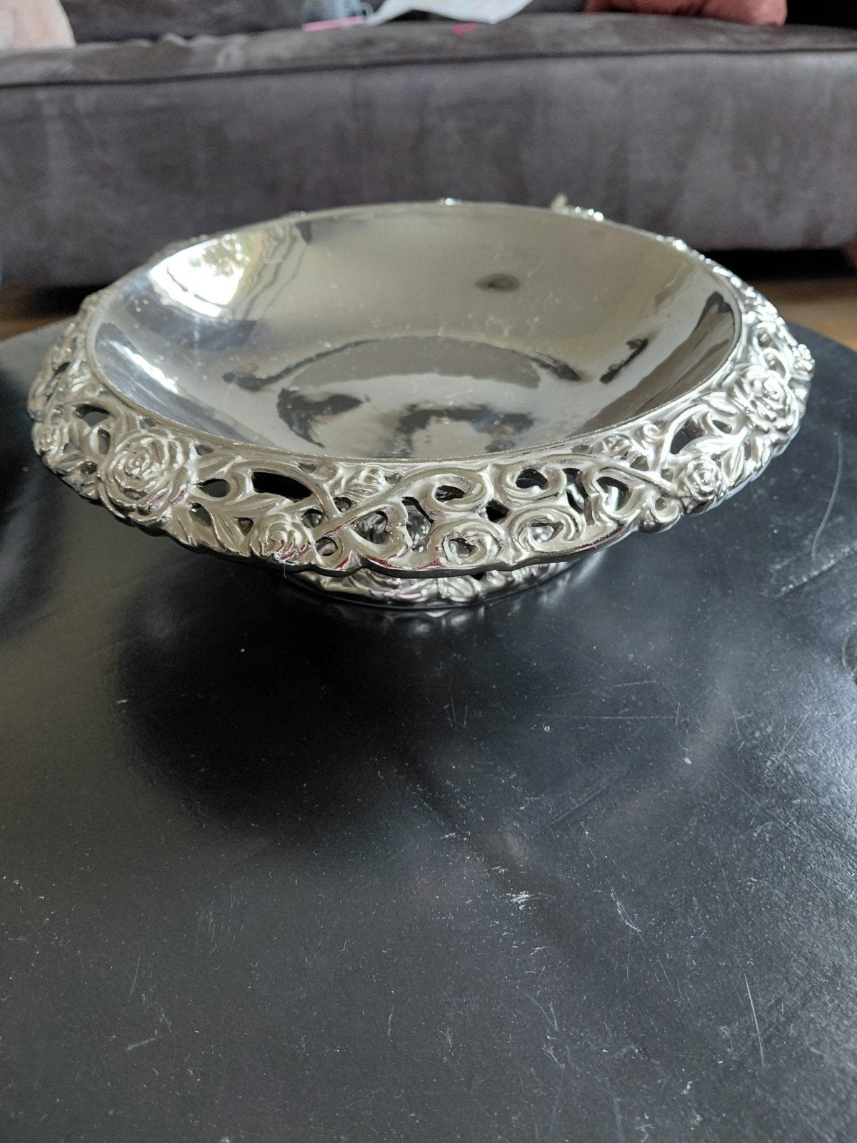 Decoratieve schaal met rozenmotief, zilverkleurig, Antiek en Kunst, Antiek | Schalen, Ophalen of Verzenden
