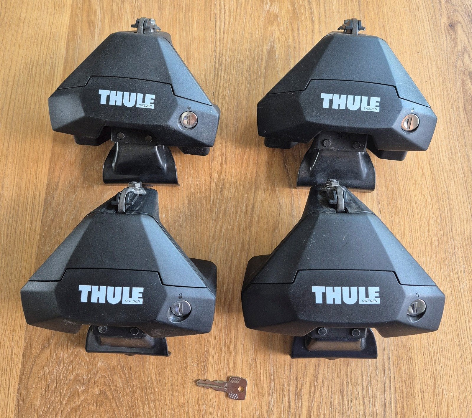 Thule Evo Clamp 7105 dakdrager voetenset, Auto diversen, Dakdragers, Ophalen of Verzenden