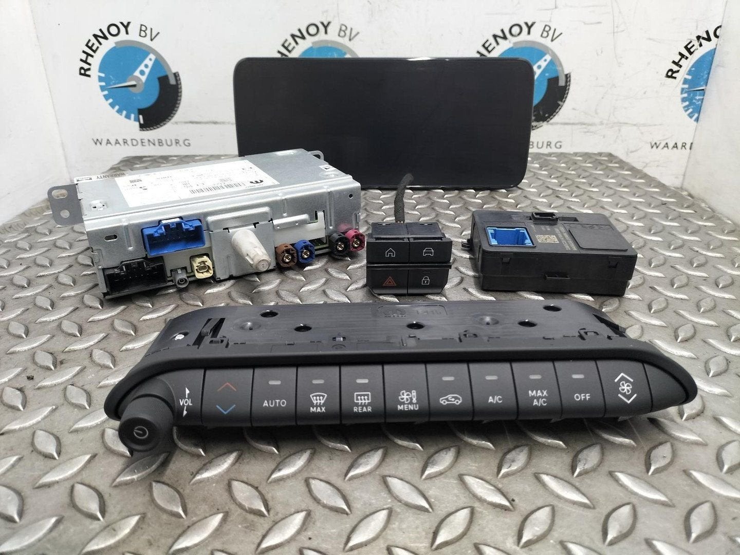 JEEP AVENGER J2 GSE T3 NAVIGATIE 2025, Ophalen of Verzenden, Gebruikt, Stiba lid