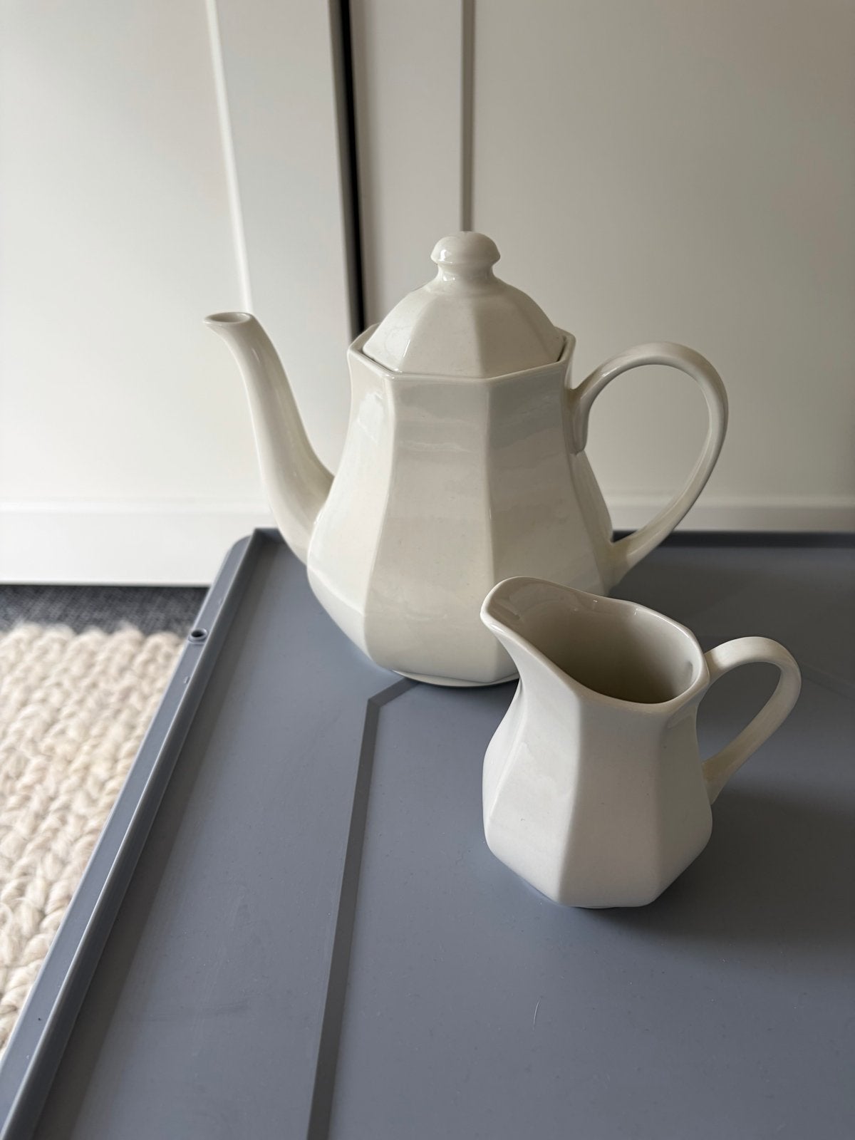 J&M Meakin Royal Staffordshire Thee- / Koffiepot + Melkkanne, Ophalen of Verzenden