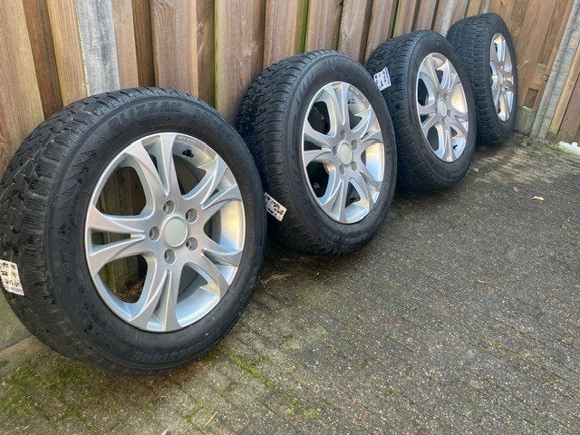 4 winterwielen Kia Niro  - 1ste model – lichtmetalen velgen, Ophalen, Gebruikt, Velg(en), 16 inch