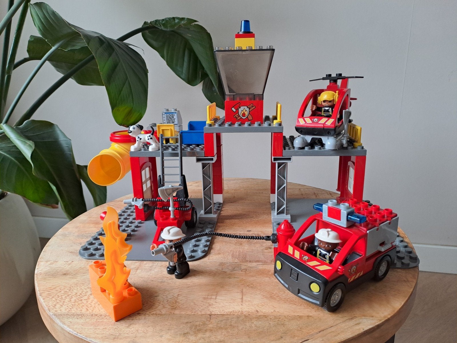Lego Duplo Brandweerkazerne 5601, Kinderen en Baby's, Speelgoed | Duplo en Lego, Inclusief minifiguren, Lego, Ophalen of Verzenden