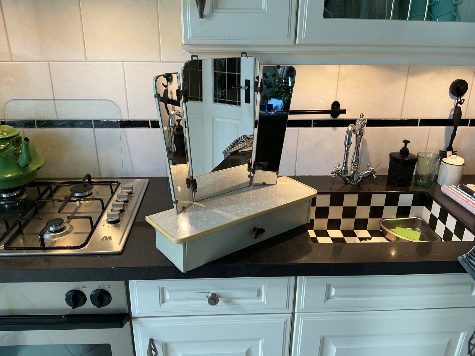 3 luik spuegel met kastje en formicablad, Ophalen of Verzenden