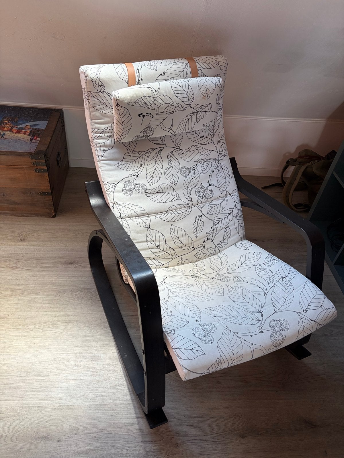 Ikea POÄNG schommelstoel met bladprint kussen, Ophalen, Gebruikt, Zwart, Eén