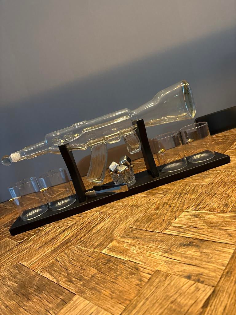 Glazen karaf AK-47 - Zo goed als nieuw, Overige typen, Ophalen, Zo goed als nieuw, Glas