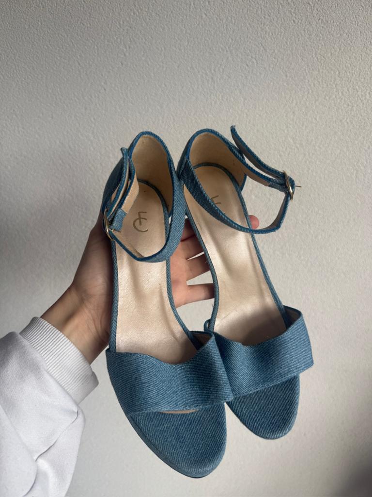 Fabienne Chapot licht blauwe denim hakken, Blauw, Zo goed als nieuw, Fabienne Chapot, Fabienne Chapot
