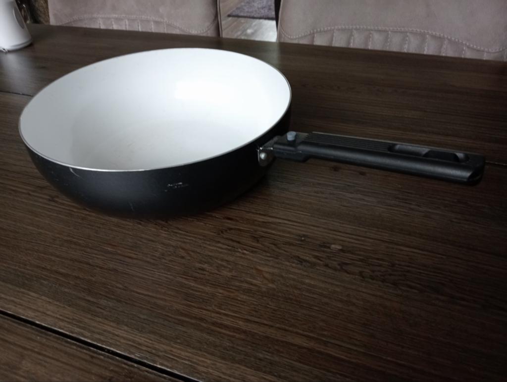 Lichtgewicht Bo-camp wok met afneembare greep - ideaal voor, Ophalen of Verzenden