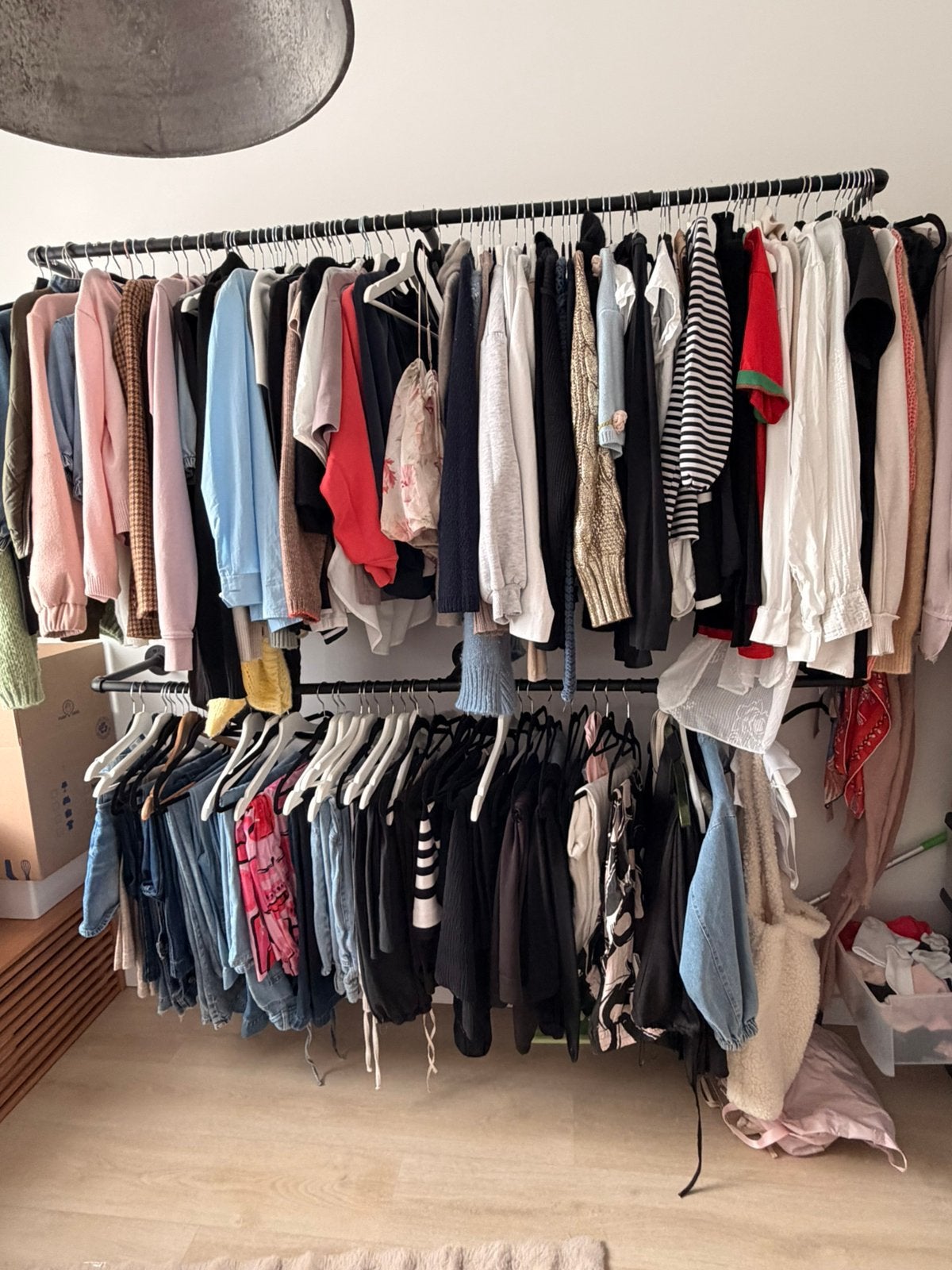 Kleding rekken voor aan de muur, Ophalen, Zo goed als nieuw