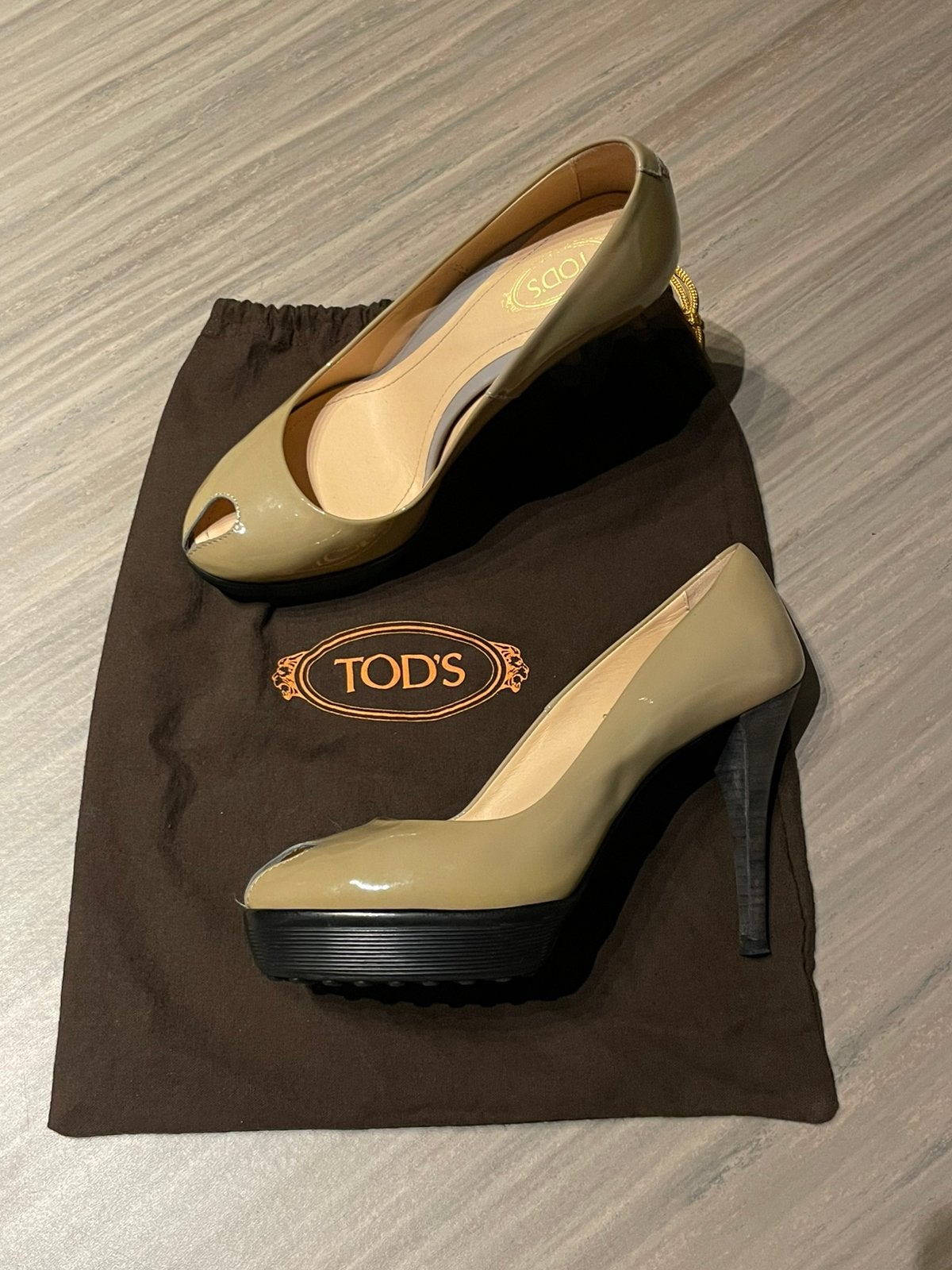 pumps - tod’s, Pumps, Beige, Ophalen of Verzenden, Zo goed als nieuw