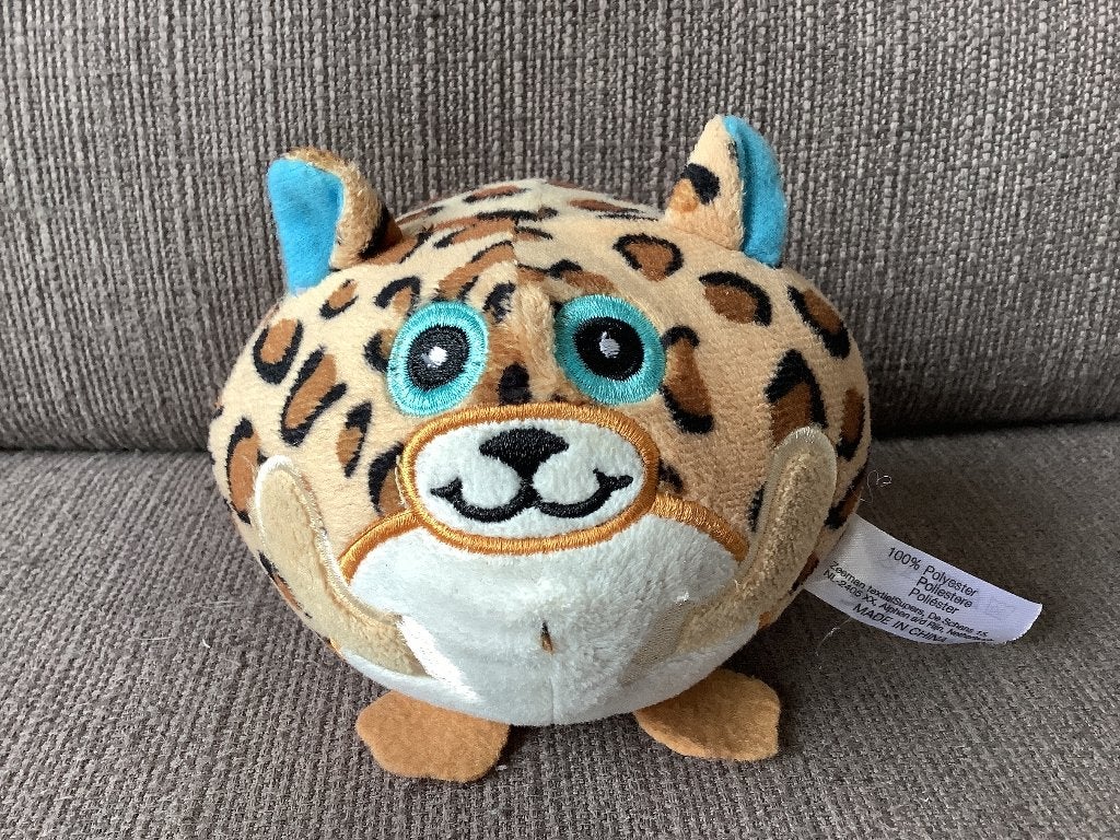 Zeeman soort tijger knuffel in bol vorm 10 cm 3,50 euro, Kinderen en Baby's, Speelgoed | Knuffels en Pluche, Ophalen of Verzenden
