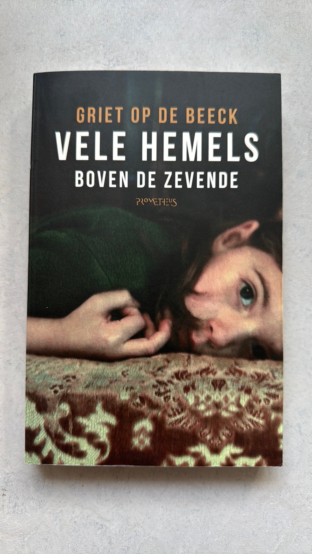 Griet Op de Beeck - Vele hemels boven de zevende, Boeken, Ophalen of Verzenden, Zo goed als nieuw, Griet Op de Beeck