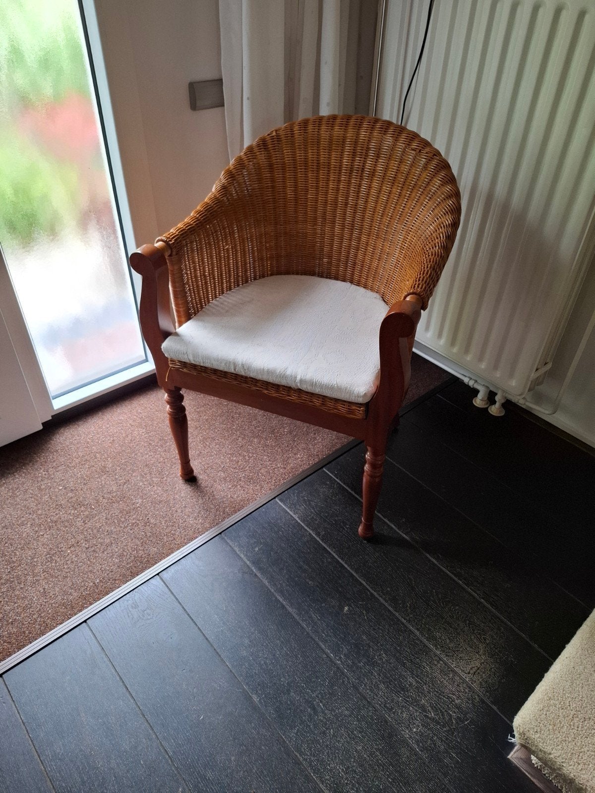 Leunstoel hout en rotan, Huis en Inrichting, Ophalen, Gebruikt, Bruin, Eén