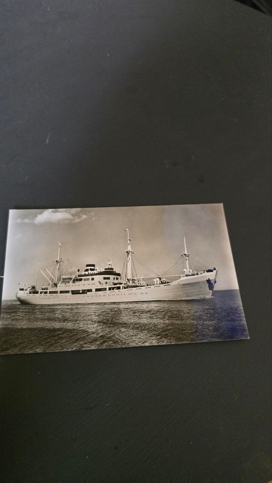 Zwart-wit foto m.s. Oranjestad KNSM, Verzamelen, Scheepvaart, Ophalen of Verzenden