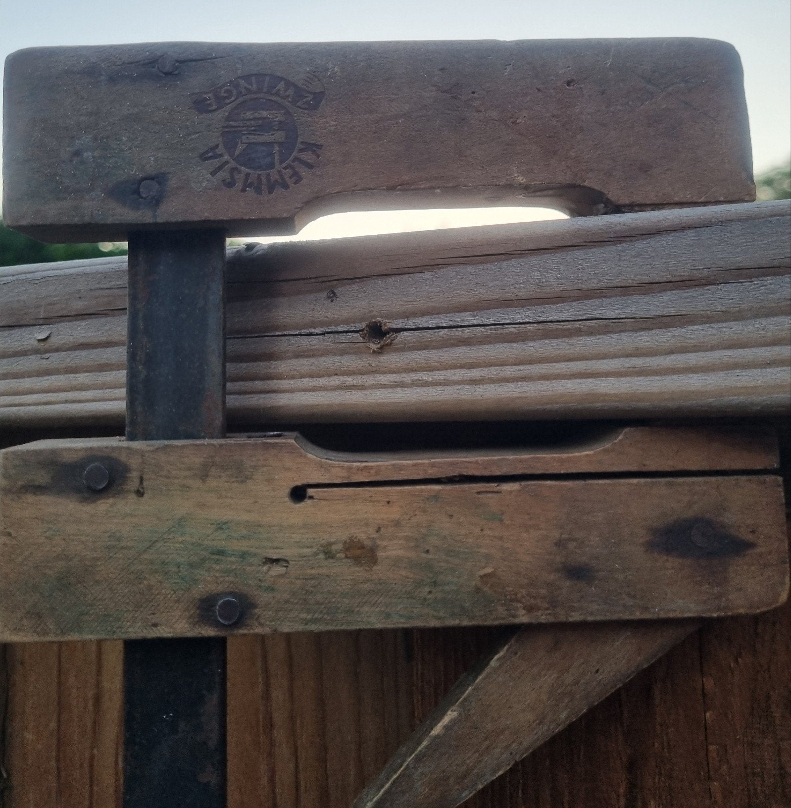 Vintage houten lijmklem - Kemmsia Zwinge, Antiek en Kunst, Ophalen of Verzenden