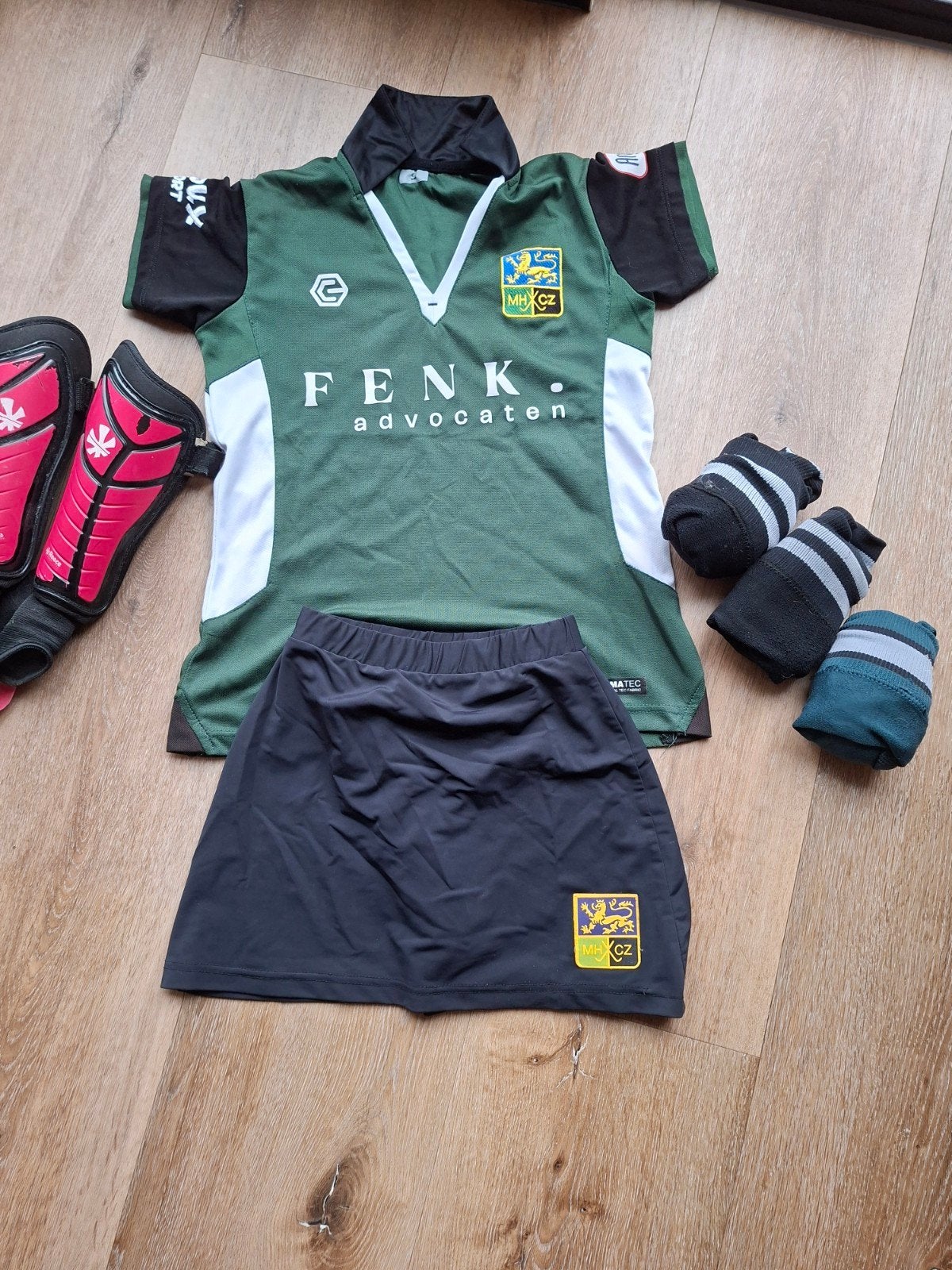 Hockeykleding HC Zutphen maat s  + Reece scheenbeschermers M, Ophalen of Verzenden, Gebruikt, Kleding